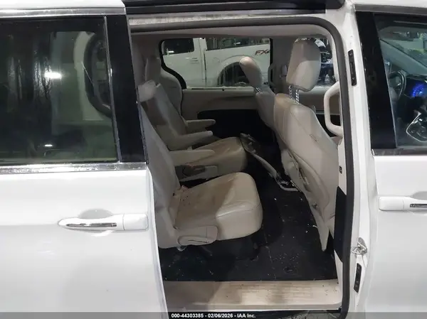 2C4RC1BG7HR525931 2017 CHRYSLER PACIFICA - Image 8