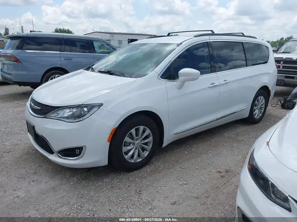 2C4RC1BG7HR526643 2017 CHRYSLER PACIFICA - Image 2
