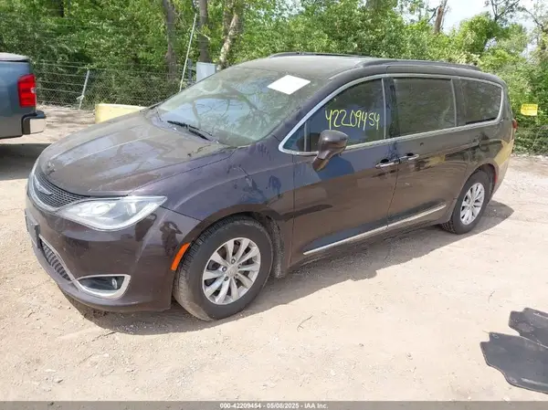 2C4RC1BG7HR527307 2017 CHRYSLER PACIFICA - Image 2