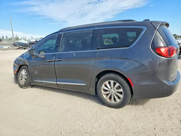 2C4RC1BG7HR532653 2017 CHRYSLER PACIFICA - Image 2