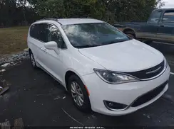 2C4RC1BG7HR533947 2017 CHRYSLER PACIFICA