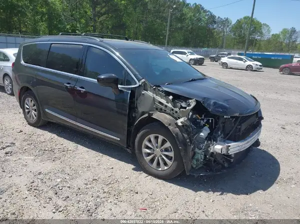 2C4RC1BG7HR539716 2017 CHRYSLER PACIFICA - Image 1