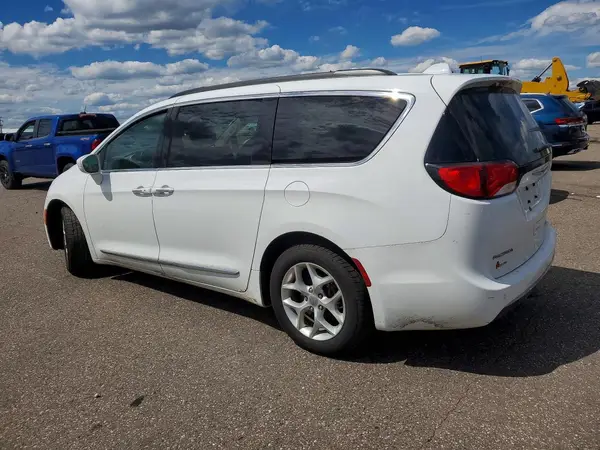 2C4RC1BG7HR541742 2017 CHRYSLER PACIFICA - Image 2