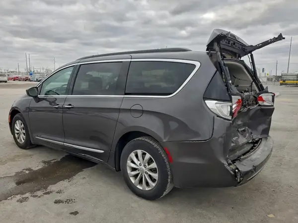 2C4RC1BG7HR543023 2017 CHRYSLER PACIFICA - Image 2
