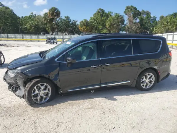 2C4RC1BG7HR551641 2017 CHRYSLER PACIFICA - Image 1