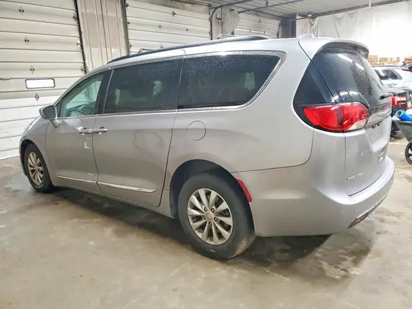 2C4RC1BG7HR560727 2017 CHRYSLER PACIFICA - Image 2