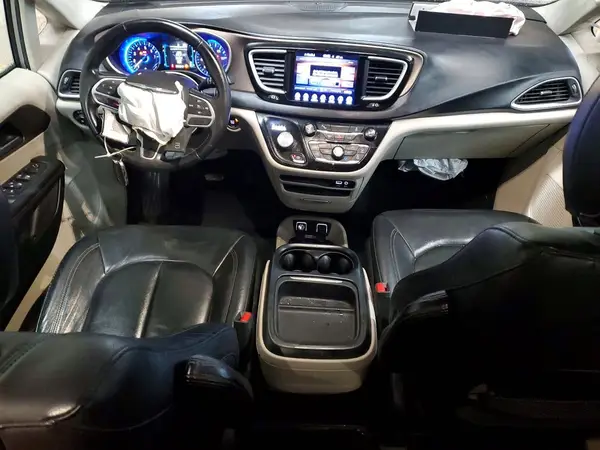 2C4RC1BG7HR560727 2017 CHRYSLER PACIFICA - Image 8