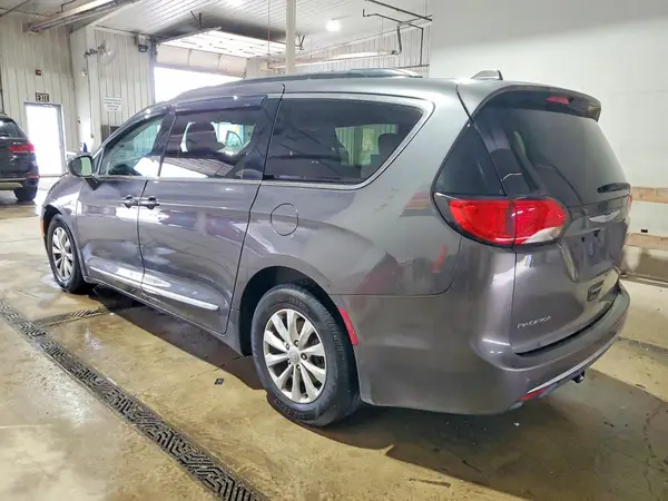 2C4RC1BG7HR564521 2017 CHRYSLER PACIFICA - Image 2