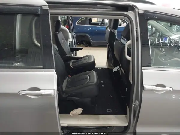 2C4RC1BG7HR565720 2017 CHRYSLER PACIFICA - Image 8