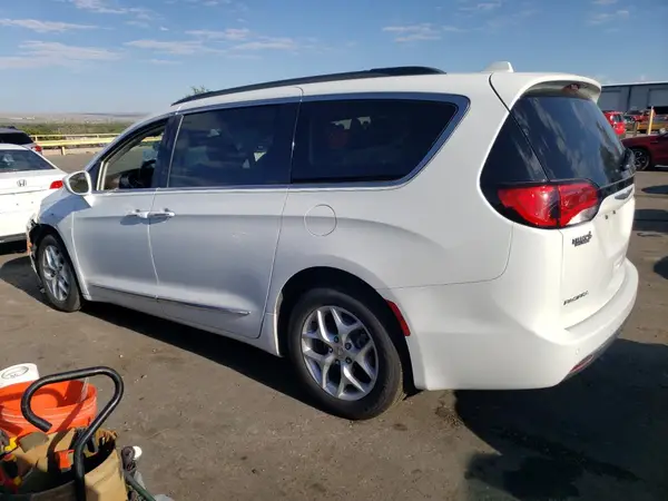 2C4RC1BG7HR579133 2017 CHRYSLER PACIFICA - Image 2
