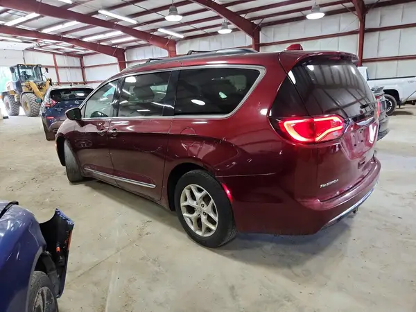 2C4RC1BG7HR588009 2017 CHRYSLER PACIFICA - Image 2