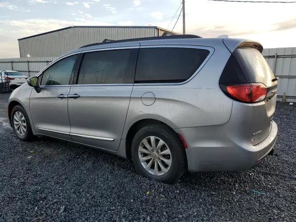 2C4RC1BG7HR588074 2017 CHRYSLER PACIFICA - Image 2