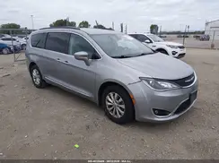 2C4RC1BG7HR598992 2017 CHRYSLER PACIFICA