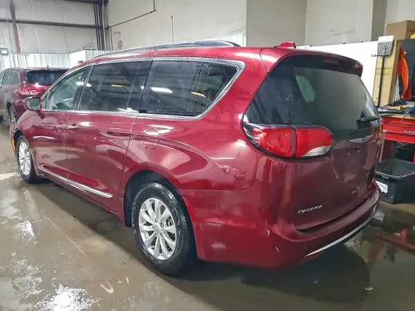 2C4RC1BG7HR611367 2017 CHRYSLER PACIFICA - Image 2
