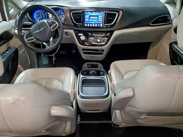 2C4RC1BG7HR611367 2017 CHRYSLER PACIFICA - Image 8