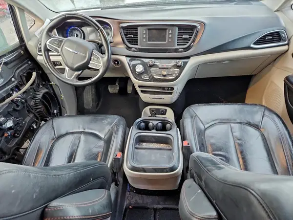 2C4RC1BG7HR613197 2017 CHRYSLER PACIFICA - Image 8