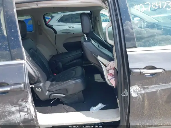 2C4RC1BG7HR613720 2017 CHRYSLER PACIFICA - Image 8