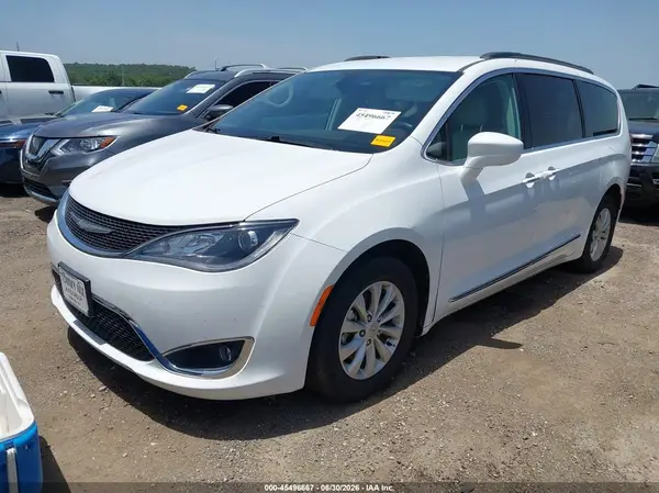 2C4RC1BG7HR621803 2017 CHRYSLER PACIFICA - Image 2