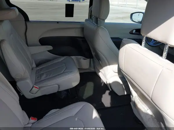 2C4RC1BG7HR634566 2017 CHRYSLER PACIFICA - Image 8