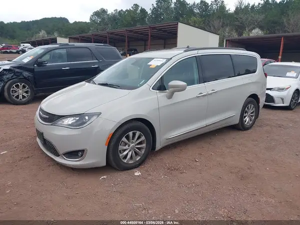 2C4RC1BG7HR635023 2017 CHRYSLER PACIFICA - Image 2