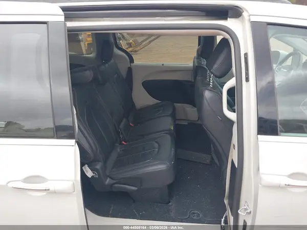 2C4RC1BG7HR635023 2017 CHRYSLER PACIFICA - Image 8