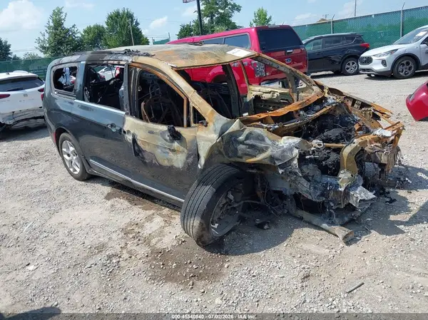 2C4RC1BG7HR656566 2017 CHRYSLER PACIFICA - Image 1