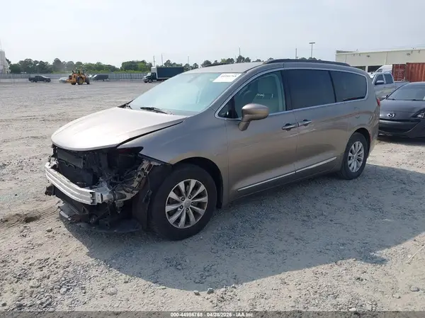 2C4RC1BG7HR660603 2017 CHRYSLER PACIFICA - Image 2