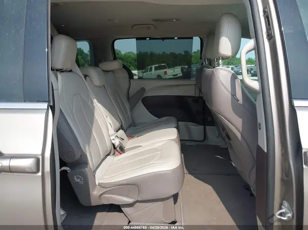 2C4RC1BG7HR660603 2017 CHRYSLER PACIFICA - Image 8