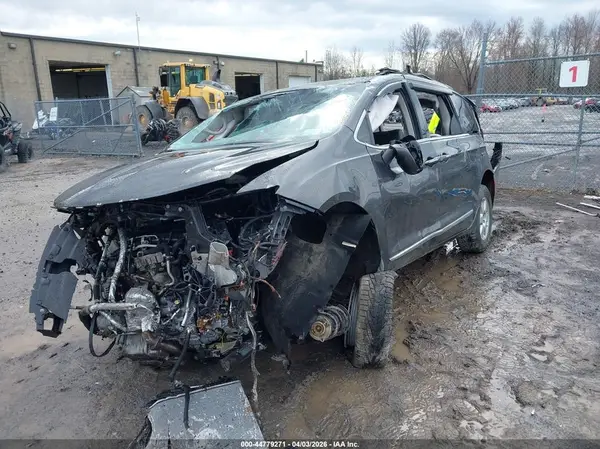 2C4RC1BG7HR661508 2017 CHRYSLER PACIFICA - Image 2