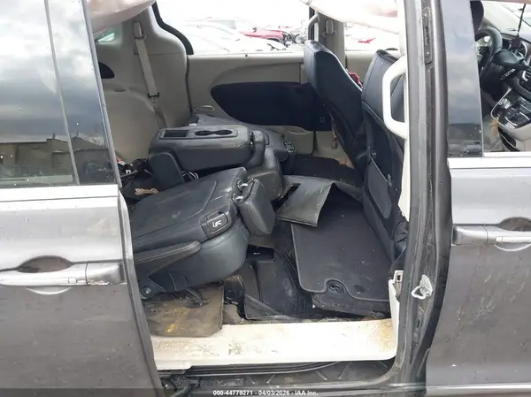 2C4RC1BG7HR661508 2017 CHRYSLER PACIFICA - Image 8