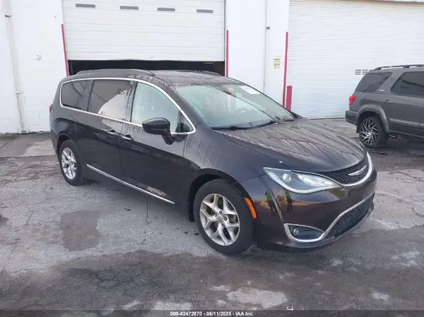 2C4RC1BG7HR667857 2017 CHRYSLER PACIFICA - Image 1