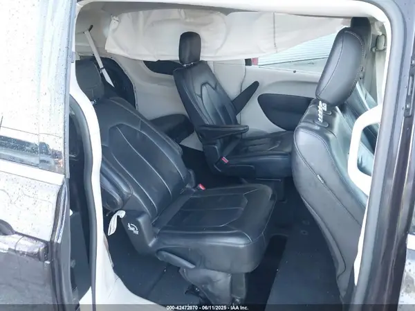 2C4RC1BG7HR667857 2017 CHRYSLER PACIFICA - Image 8
