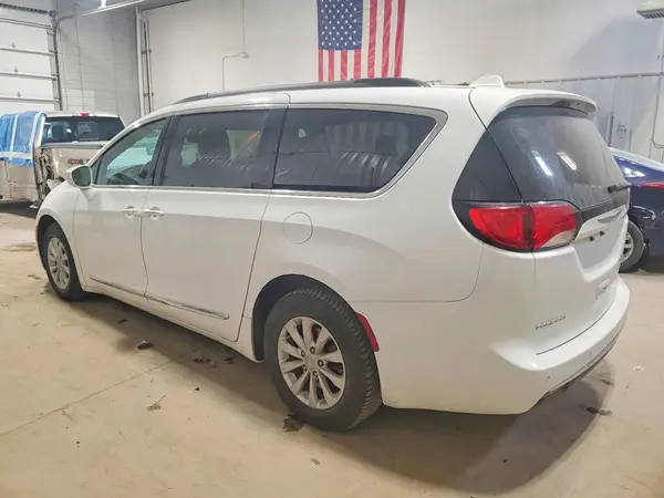 2C4RC1BG7HR683427 2017 CHRYSLER PACIFICA - Image 2