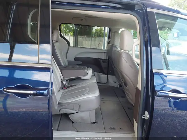 2C4RC1BG7HR691835 2017 CHRYSLER PACIFICA - Image 8