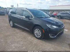 2C4RC1BG7HR702333 2017 CHRYSLER PACIFICA