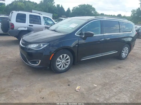 2C4RC1BG7HR702333 2017 CHRYSLER PACIFICA - Image 2