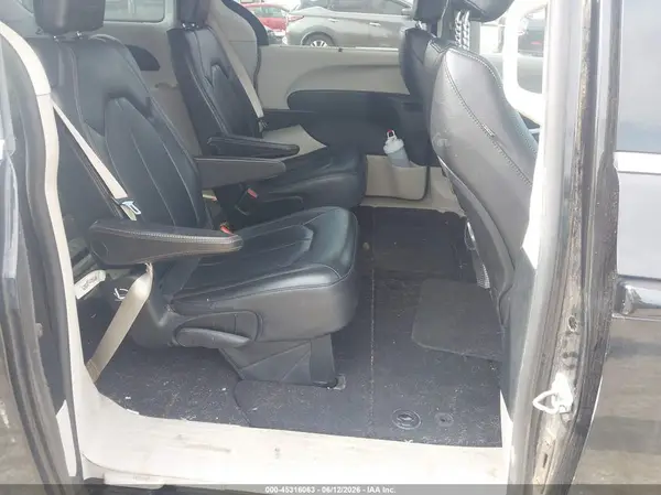 2C4RC1BG7HR702333 2017 CHRYSLER PACIFICA - Image 8