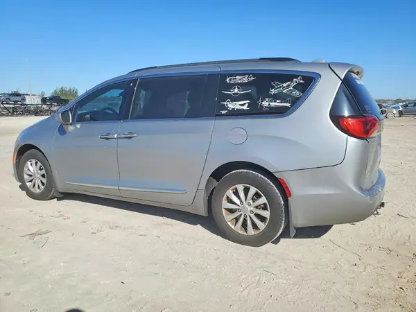 2C4RC1BG7HR703420 2017 CHRYSLER PACIFICA - Image 2