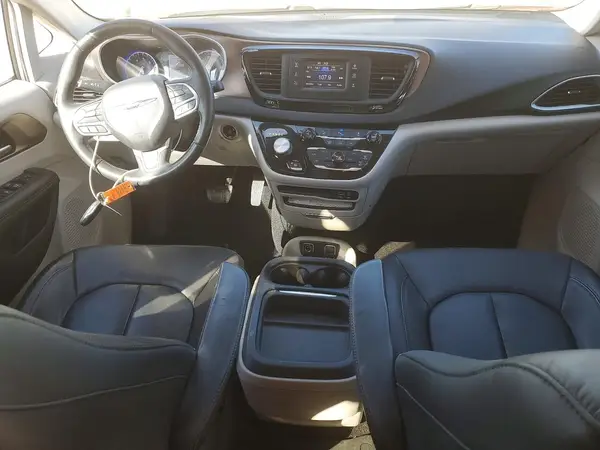 2C4RC1BG7HR703420 2017 CHRYSLER PACIFICA - Image 8
