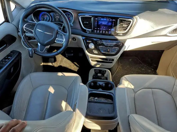 2C4RC1BG7HR704941 2017 CHRYSLER PACIFICA - Image 8