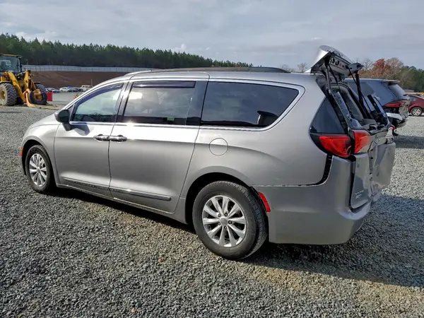 2C4RC1BG7HR720251 2017 CHRYSLER PACIFICA - Image 2