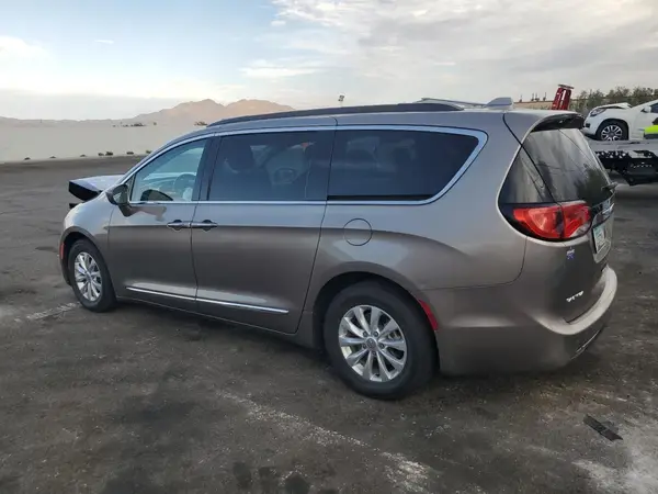 2C4RC1BG7HR720427 2017 CHRYSLER PACIFICA - Image 2