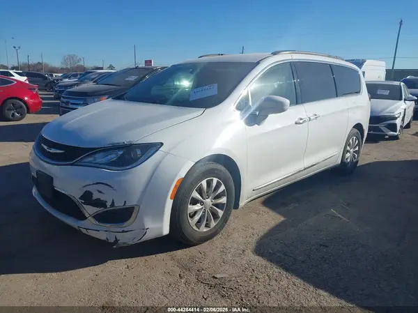 2C4RC1BG7HR720606 2017 CHRYSLER PACIFICA - Image 2