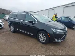 2C4RC1BG7HR721920 2017 CHRYSLER PACIFICA