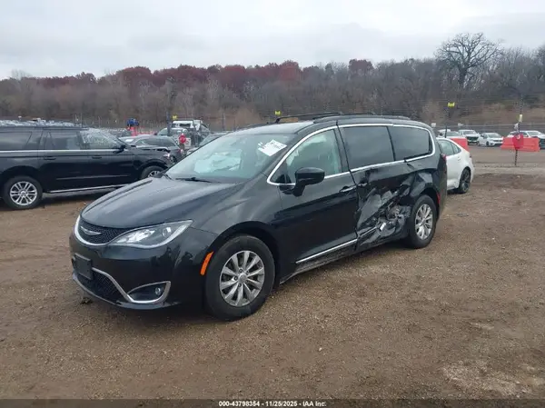 2C4RC1BG7HR721920 2017 CHRYSLER PACIFICA - Image 2