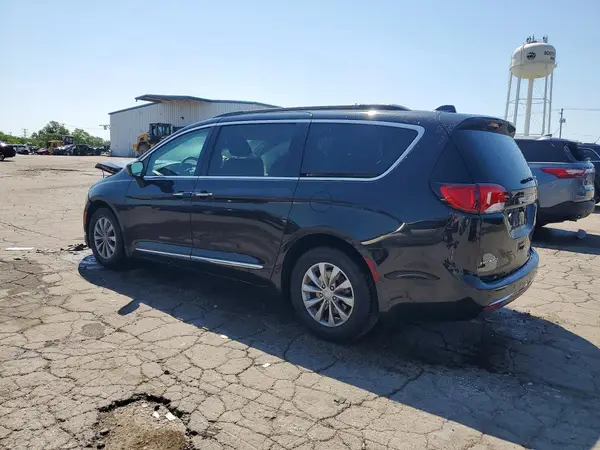 2C4RC1BG7HR745117 2017 CHRYSLER PACIFICA - Image 2