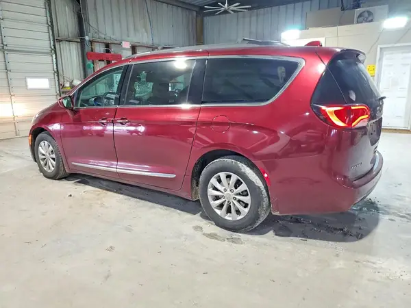 2C4RC1BG7HR747207 2017 CHRYSLER PACIFICA - Image 2