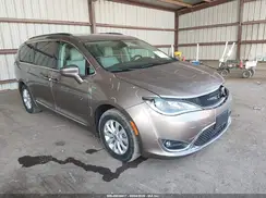 2C4RC1BG7HR747451 2017 CHRYSLER PACIFICA
