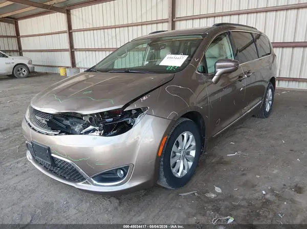 2C4RC1BG7HR747451 2017 CHRYSLER PACIFICA - Image 2