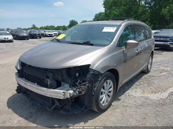 2C4RC1BG7HR752150 2017 CHRYSLER PACIFICA - Image 2